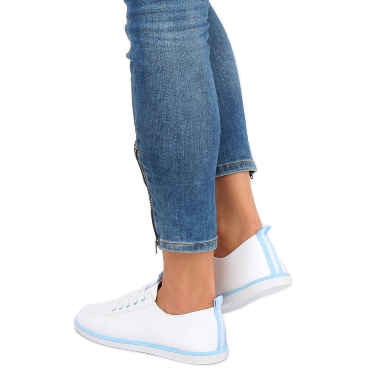Baskets femme blanches et bleues XJ-2918 L.BLUE 1 Baskets femme blanches et bleues XJ-2918 L.BLUE 1