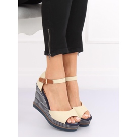 Sandales beiges à talon compensé 9079 Beige 1