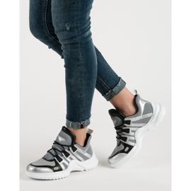 Chaussures de sport grises 2