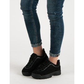 Baskets en daim noires 1