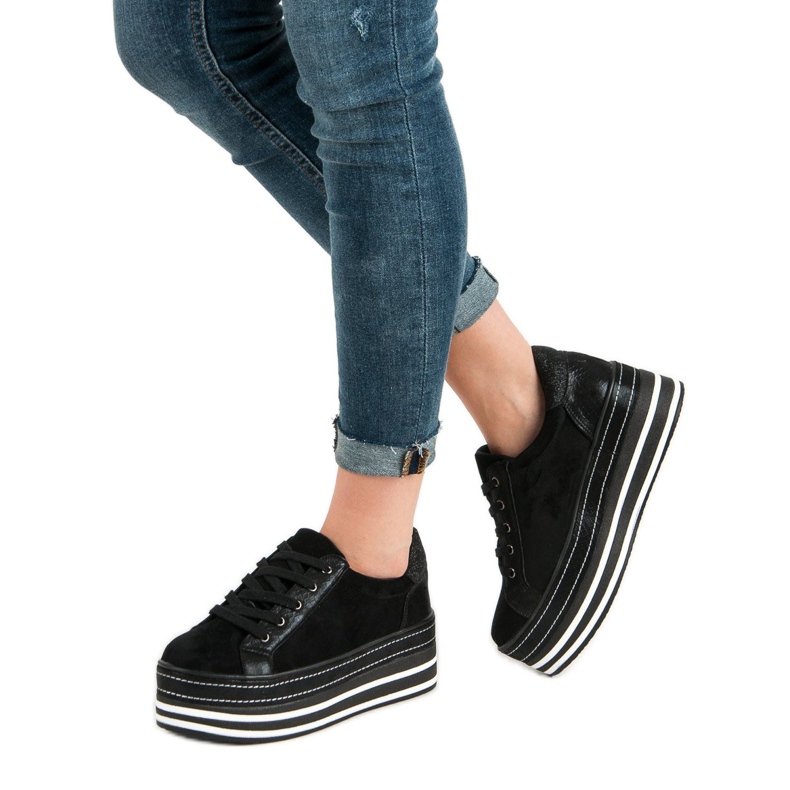 Weide Baskets sur la plate-forme le noir 1