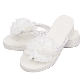 Tongs blanches avec une fleur CK103 Blanc 1