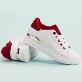Des baskettes blanches 1