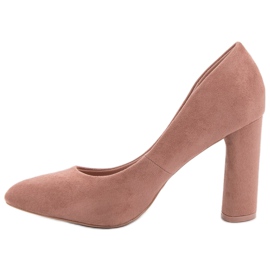 Small Swan Escarpins en daim sur un pilier rose 4