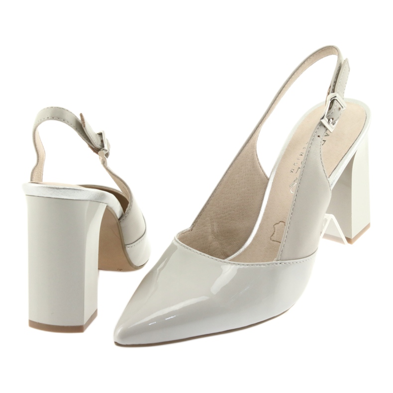 Sandales grises pour femmes sur le poteau Caprice 29604 4