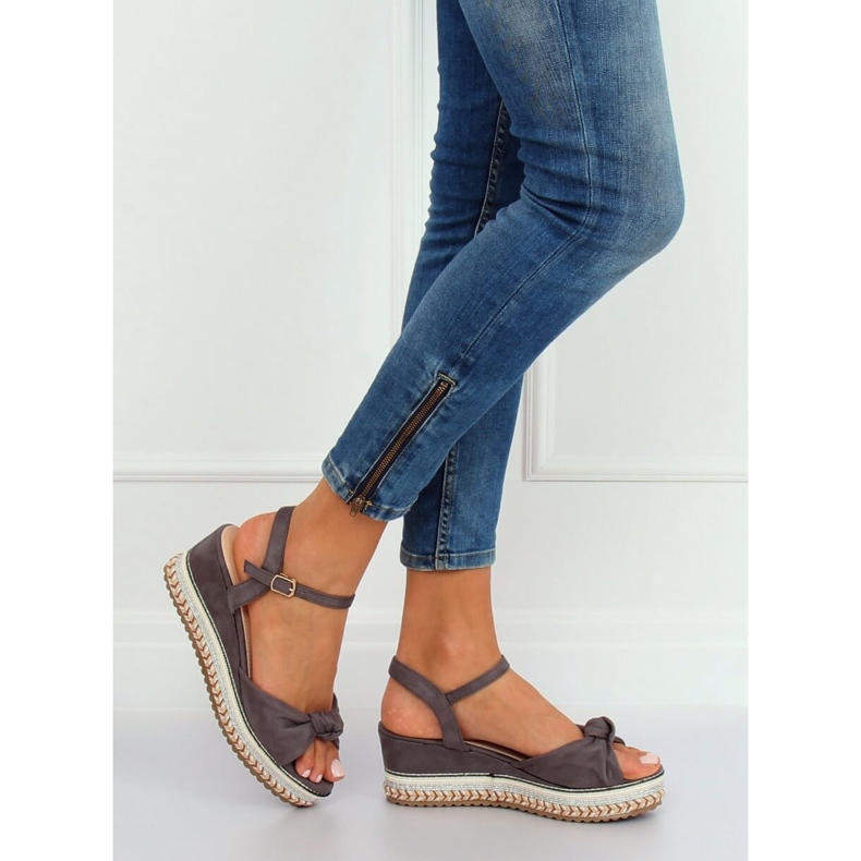 Sandales grises à talon compensé B126 Gris 1 Sandales grises à talon compensé B126 Gris 1