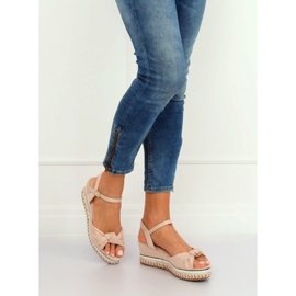 Sandales beiges à talon compensé B126 Beige 2 Sandales beiges à talon compensé B126 Beige 2