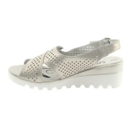 Sandales dorées pour femmes sur le coin Filippo 729 1