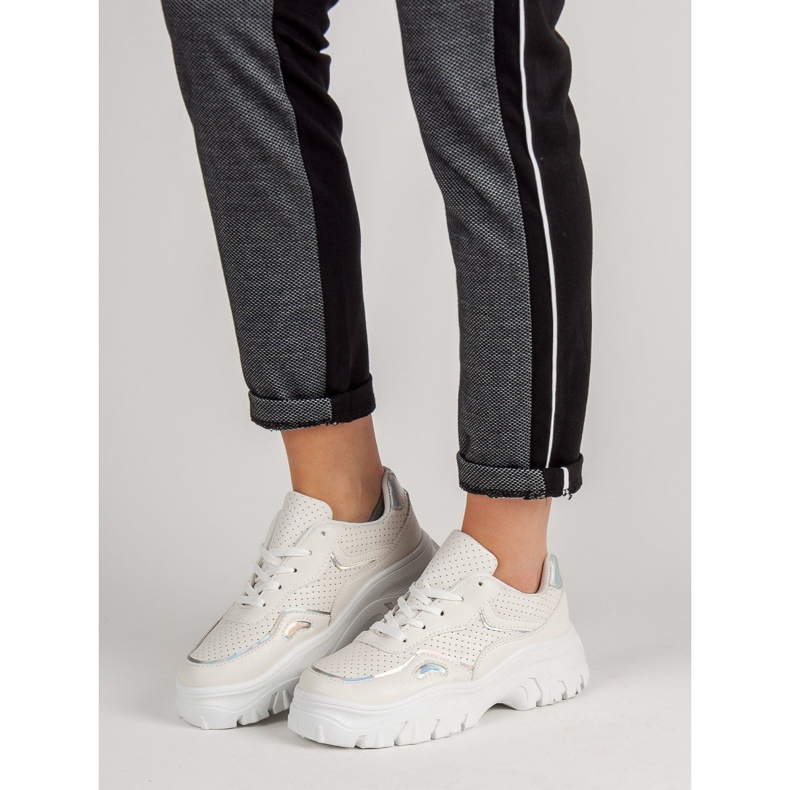 Baskets blanches à effet holo 2