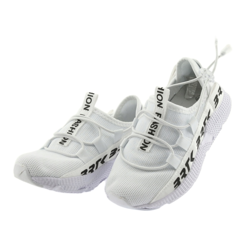 Chaussures de sport Bartek blanches 55109 semelle intérieure en cuir 3 Chaussures de sport Bartek blanches 55109 semelle intérieure en cuir 3