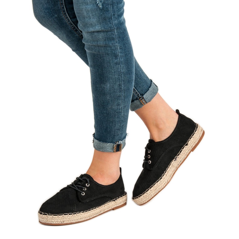 Small Swan Richelieus en daim ajouré le noir 1