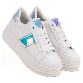 SHELOVET Chaussures blanches sur la plate-forme 1