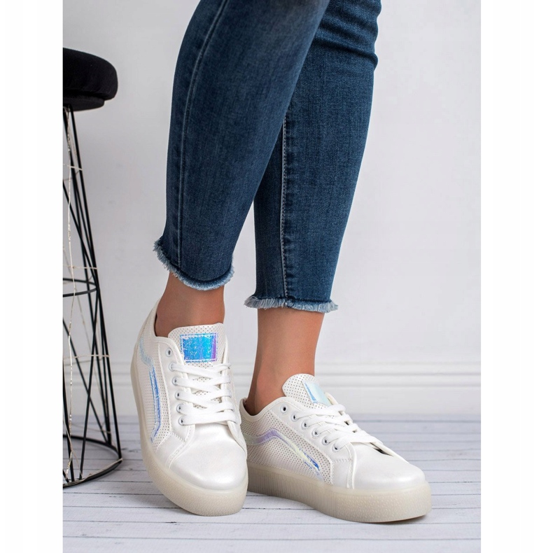 SHELOVET Chaussures décontractées pour femmes blanche 2 SHELOVET Chaussures décontractées pour femmes blanche 2