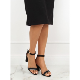 Sandales noires sur le poteau A8020 Noir 2