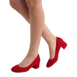 Cm Paris Pompes sur un pilier rouge 2