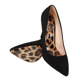Escarpins sur une broche noire 9003-18 Noir le noir 4