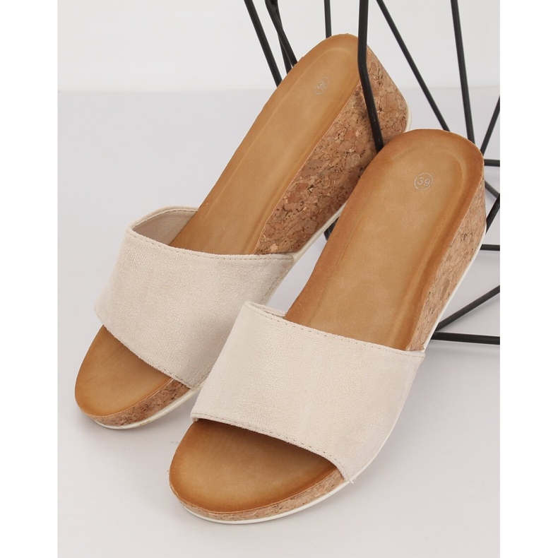 Beige G233 Chaussons compensés beiges rose 1 Beige G233 Chaussons compensés beiges rose 1