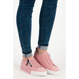 Baskets en daim sur la plate-forme rose 7