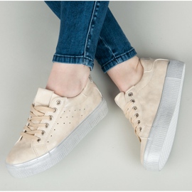 Baskets beiges 1