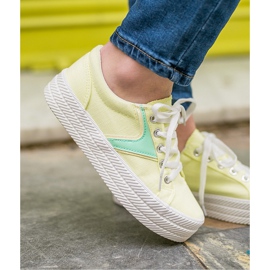 Kylie Baskets sur la plate-forme jaune 8