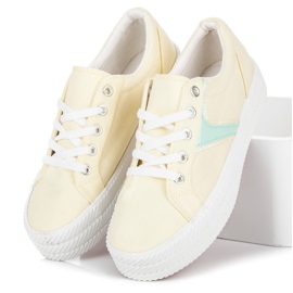 Kylie Baskets sur la plate-forme jaune 5