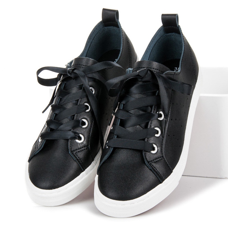 Kylie Baskets noires nouées avec un ruban 1