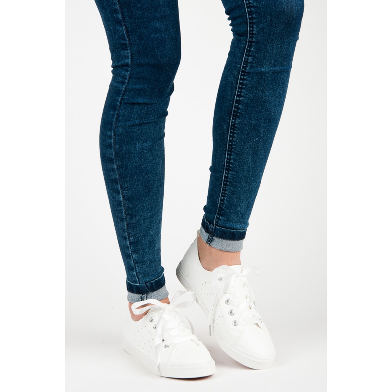 Kylie Baskets blanches nouées avec un ruban 1