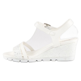 Ideal Shoes Sandales compensées blanches 3