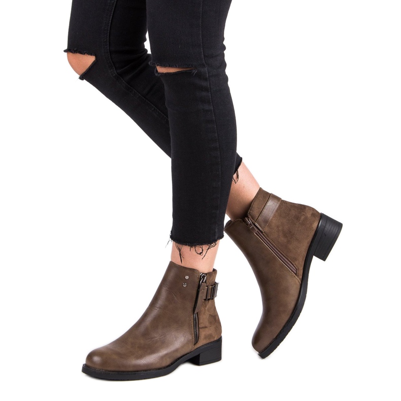 Ideal Shoes Boots marron à talon plat noir 2