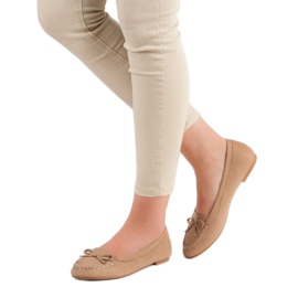 Small Swan Mocassins Beige Foncé Avec Un Nœud 2