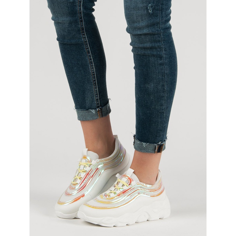 Chaussures de sport légères blanche multicolore 2 Chaussures de sport légères blanche multicolore 2