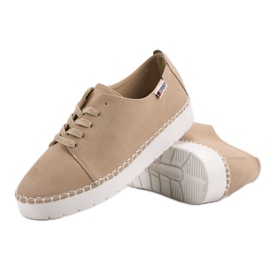Chaussures nouées beiges VICES 1