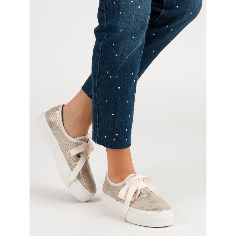 Kylie Baskets attachées avec un ruban jaune 1