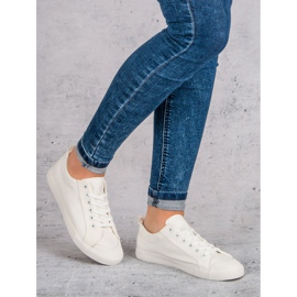 Baskets basses blanches 1