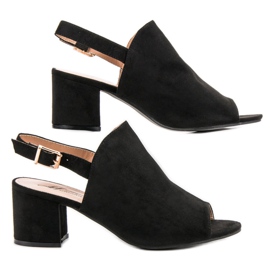 Sandales fermées en daim noir 2