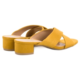 Small Swan Pantoufles en daim élégantes jaune 3