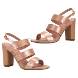 SHELOVET Sandales roses sur un bar 1