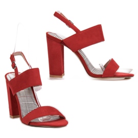 SHELOVET Sandales rouges sur un bar 2