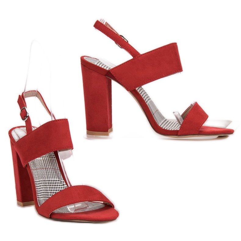 SHELOVET Sandales rouges sur un bar 2 SHELOVET Sandales rouges sur un bar 2