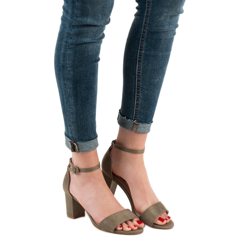 Sandales élégantes VICES vert 2