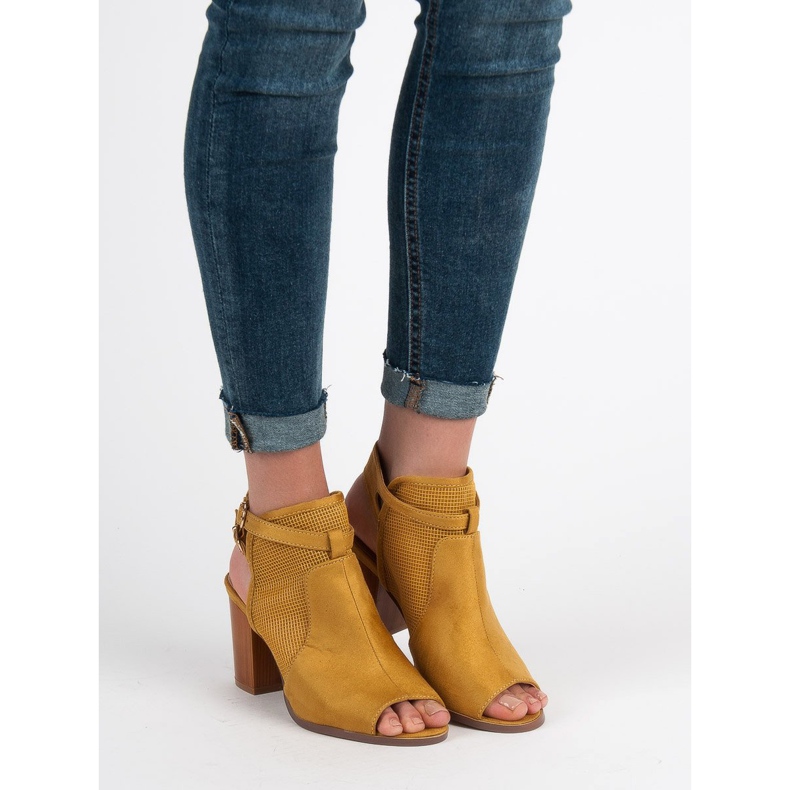 Evento Sandales fermées élégantes jaune 1