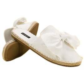 Pantoufles VICES intégrées blanche 5