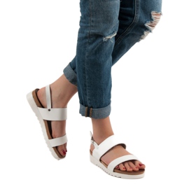 Best Shoes Sandales plates blanches 2