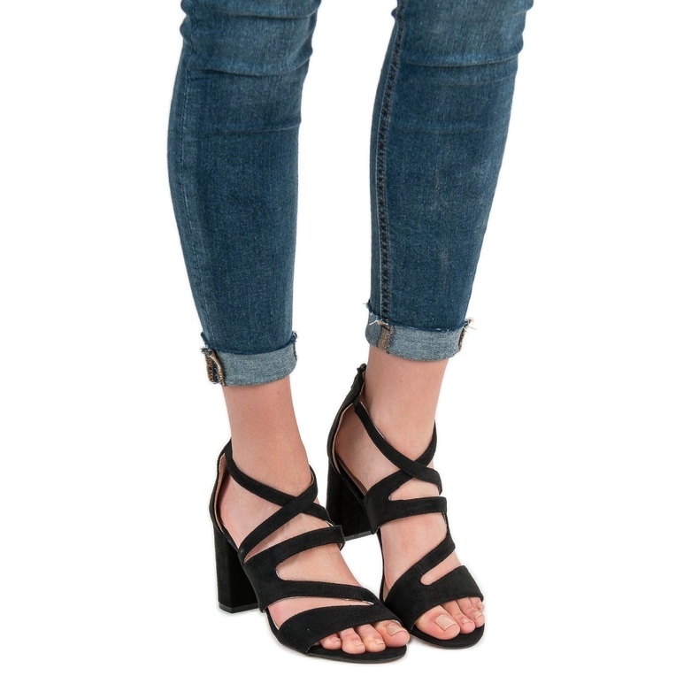 Evento Sandales en daim sur un bar noir 2