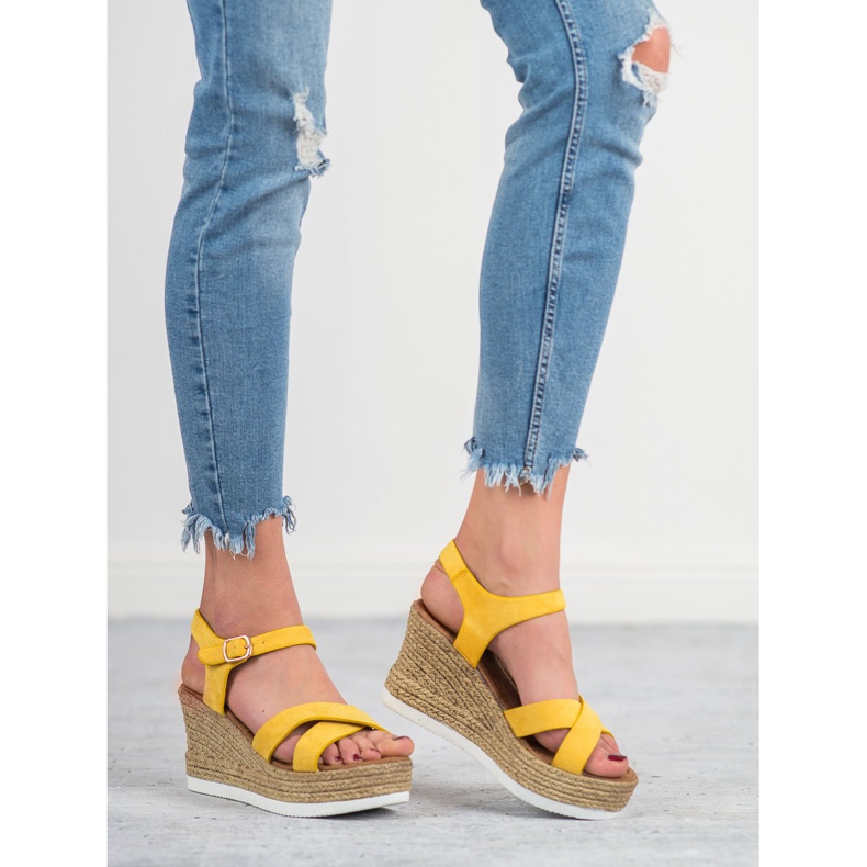 JESSY ROSS Sandales en daim jaunes 1