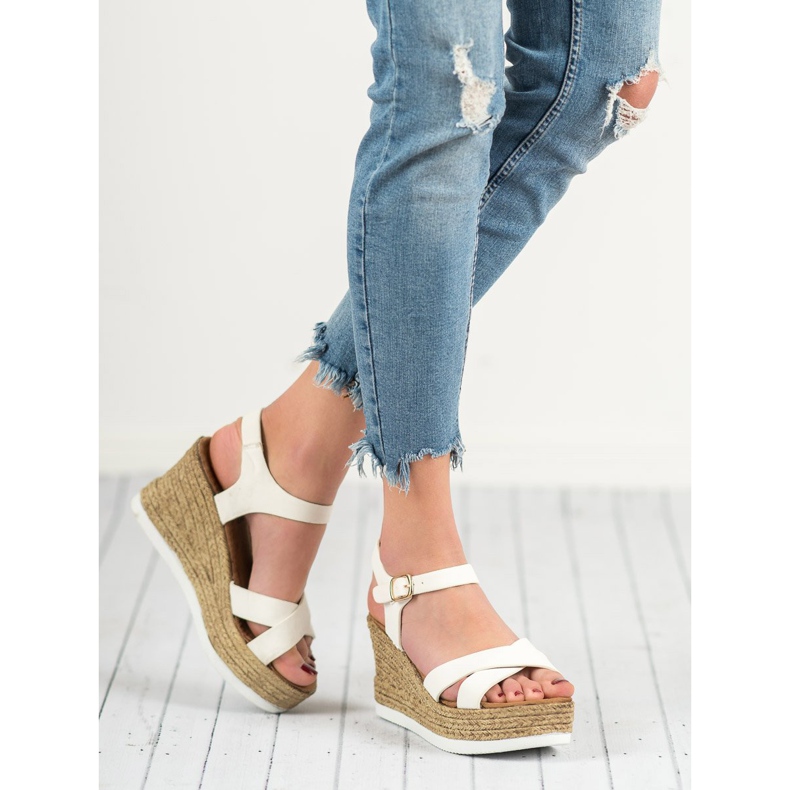 JESSY ROSS Sandales en daim blanches 1