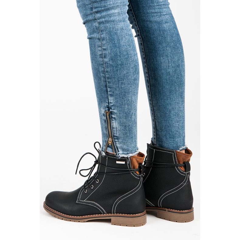 Juliet Bottes noires sur un talon plat le noir 1