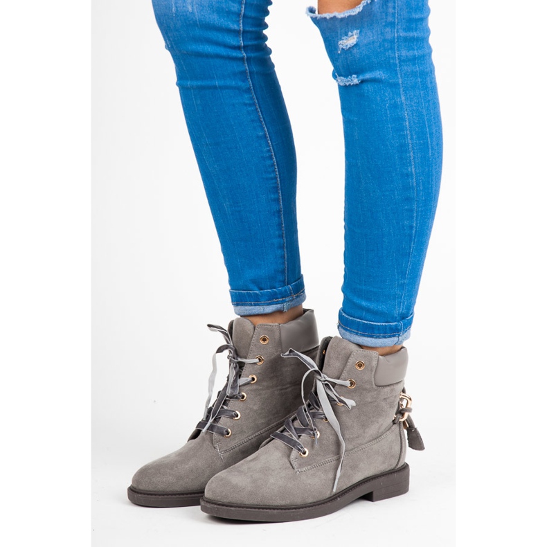 Ideal Shoes Travailleurs en daim attachés avec un ruban gris 1