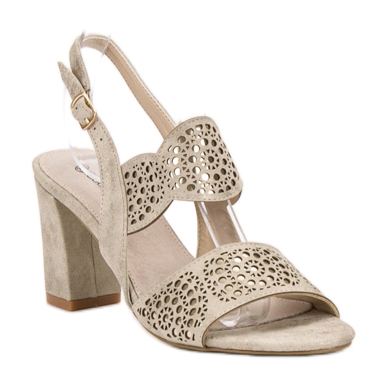 Goodin Sandales dorées sur un bar 1