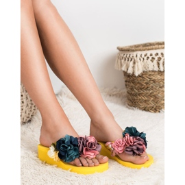 Fama Tongs compensées en mousse jaune 3